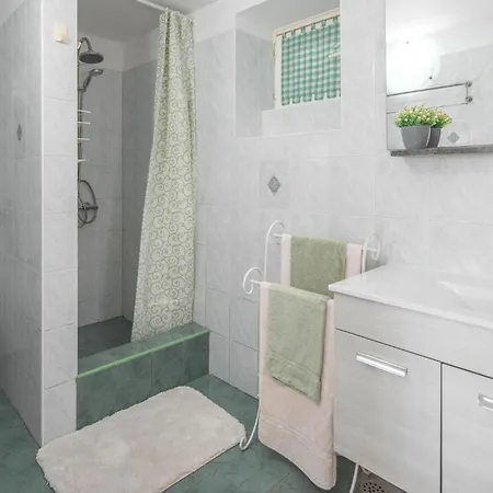 Daire Lovely In Ravni